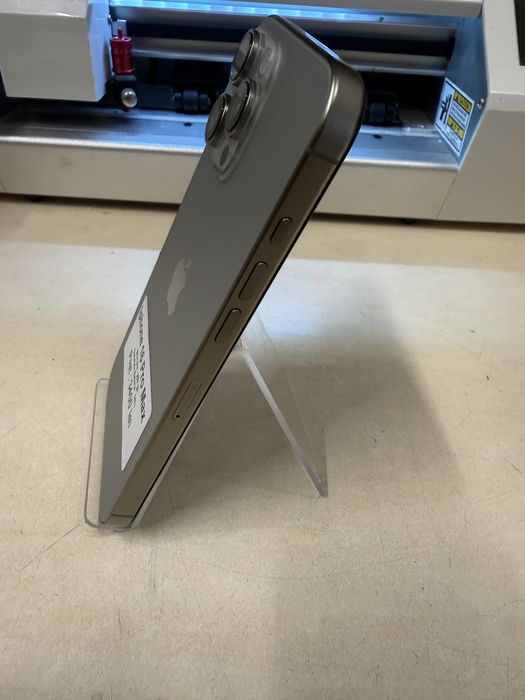 Iphone 16 pro max / 256 gb / 94 % baterie / Impecabil ca Nou