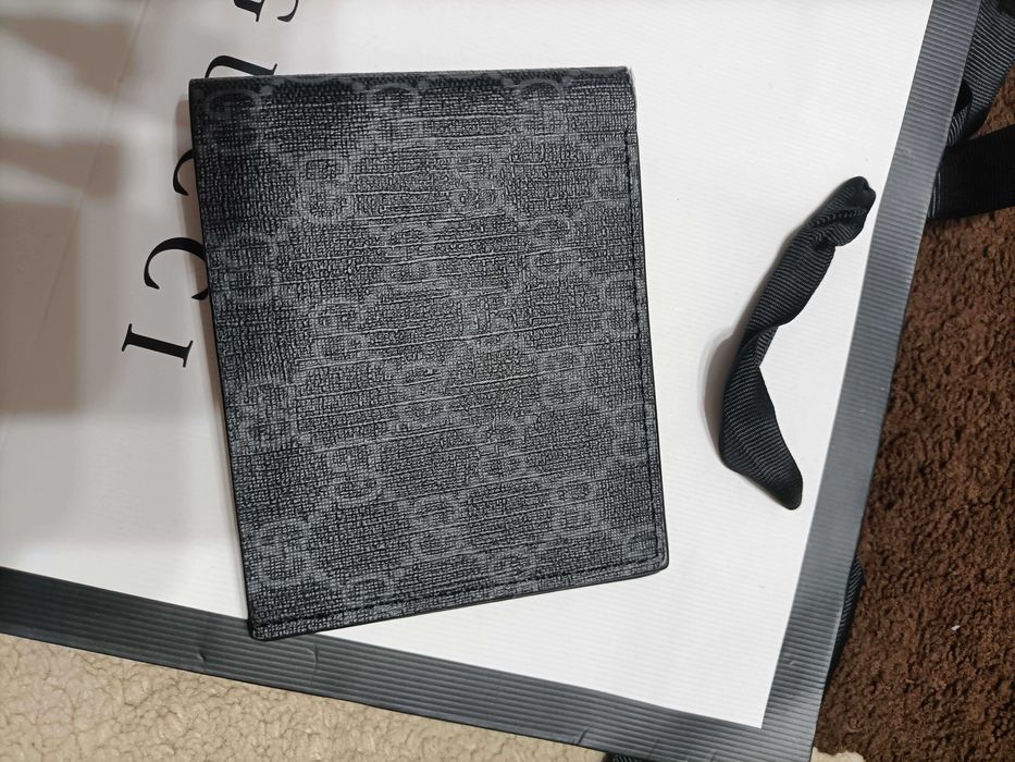 Set Cadou Gucci: Curea Double G și Portofel Bifold