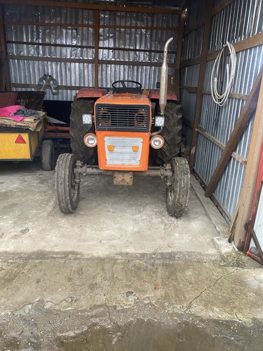 Vand tractor 445  pret 4500€