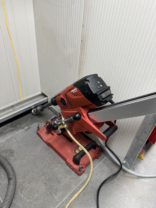 Gaură hotă, centrală, aerisire, scurgere, A/C, recuperator