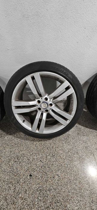 Оригинални джанти Mercedes 20 цола с гуми Pirelli