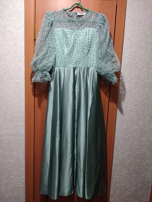 Продам женское платье 48-50 размер