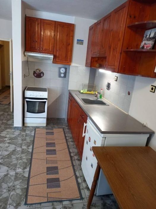 Дава се под наем Двустаен апартамент в Пловдив, Център - 80 кв.м за 450 € - Снимка #2