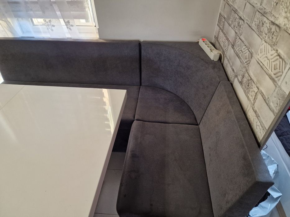 Продавам ъглов диван