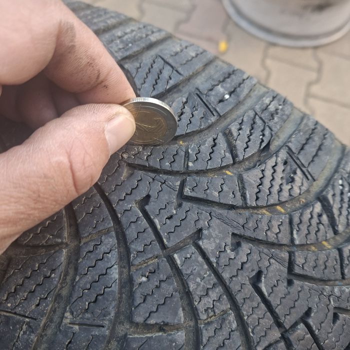 Зимни гуми 205/55/16 запазени