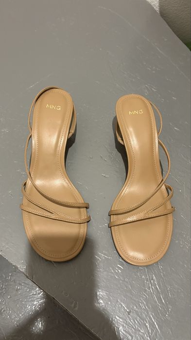 Босоножки  MNG 38 размер
