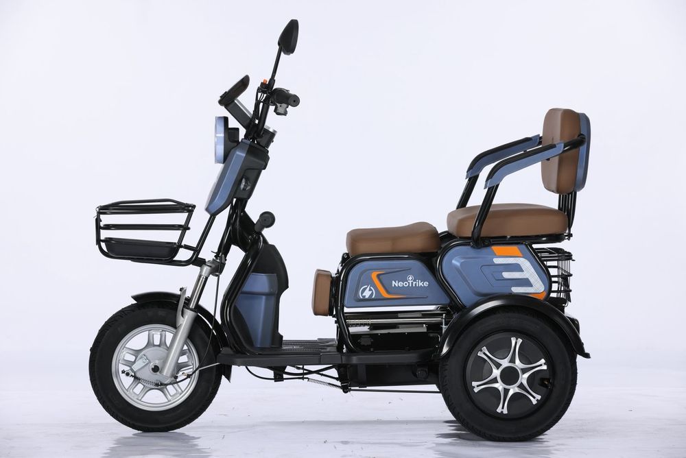 Трицикл трехколесный маленький