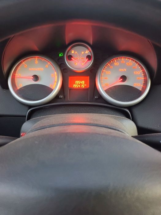 Vând Peugeot 207 1.4 HDI