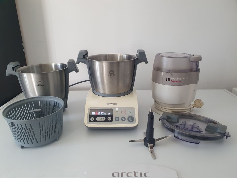 Robot de bucătărie Kenwood și Moulinex