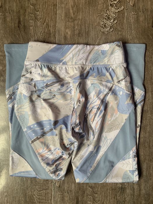 Спортен клин с мрежести детайли