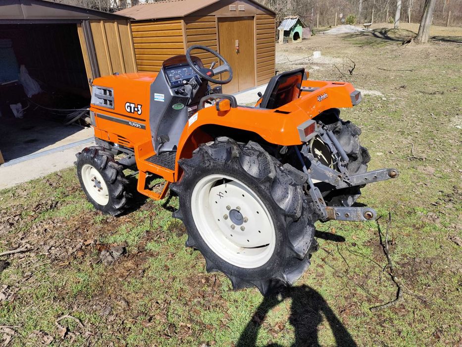 Трактор Kubota GT3 4х4 23 к.с. с мулчираща косачка и теглич