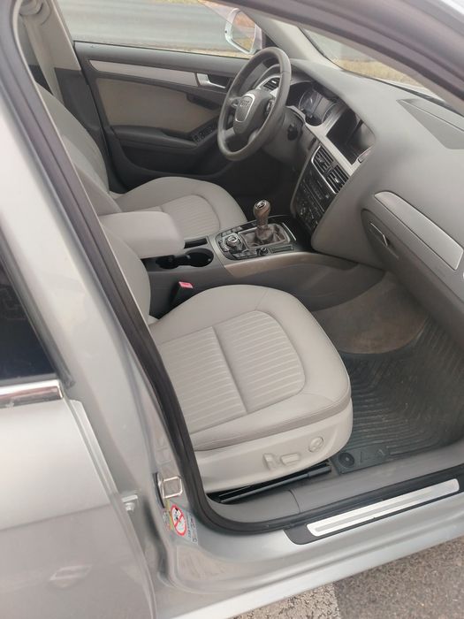 Vând Audi A4- B8