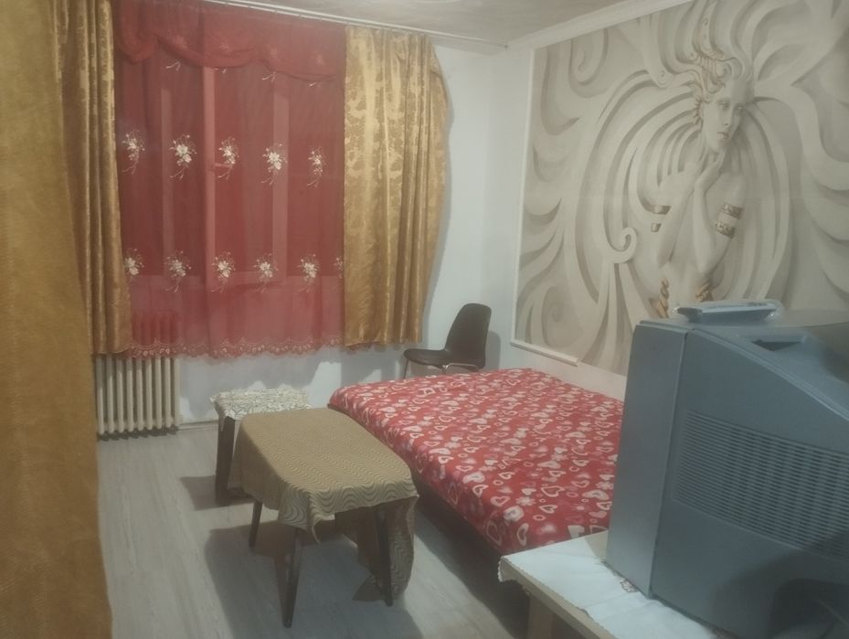 Închiriez Garsoniera