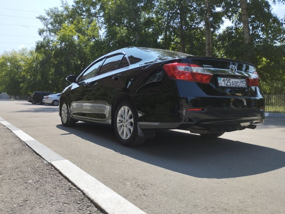 Продам машину Toyota camry.