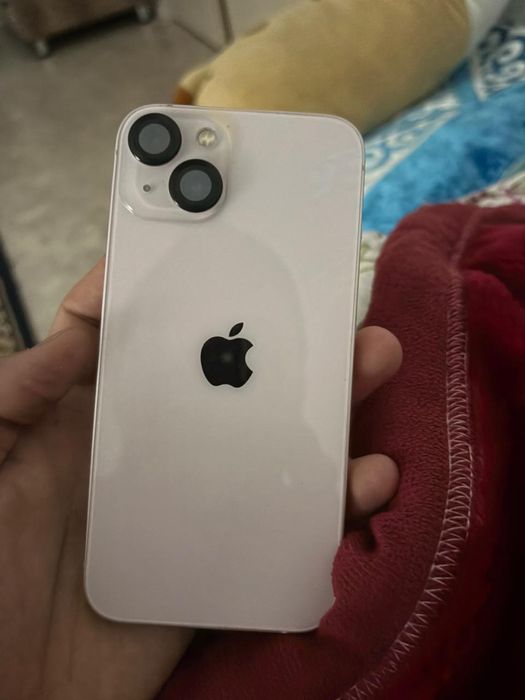 Продам айфон 13