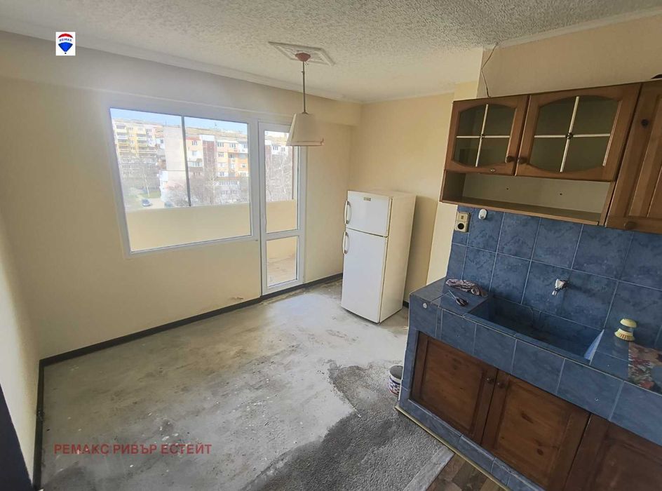 Четиристаен апартамент за продажба кв. Чародейка Юг