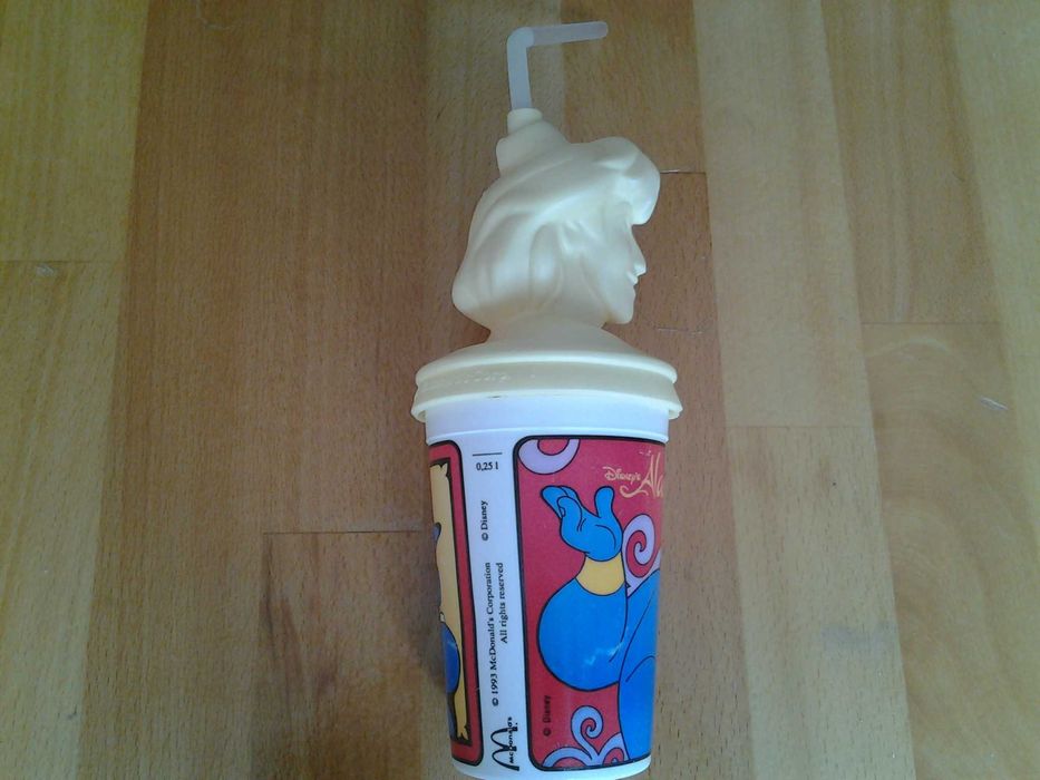 **Aladdin, pahar cu pai