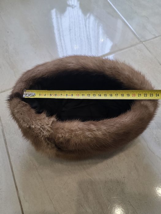 Vând căciulă blană naturală