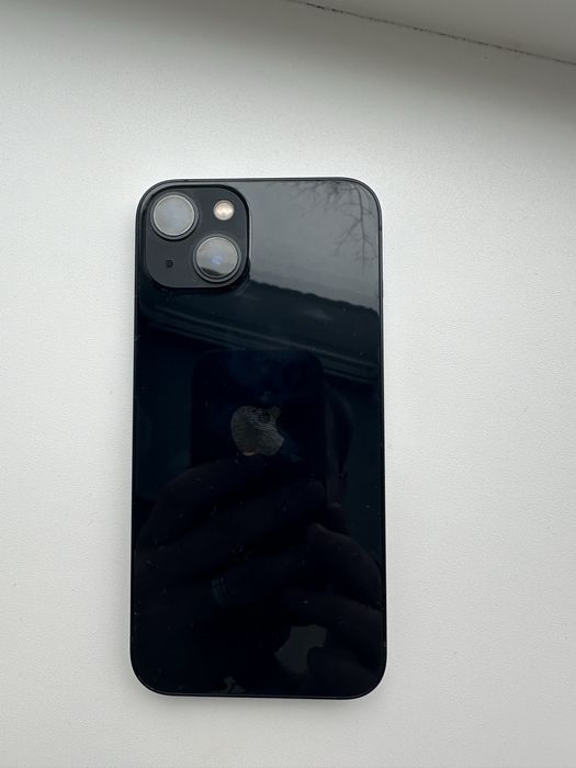 Продам Iphone 13
