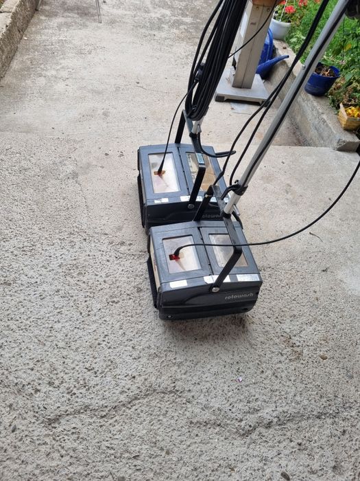 Masina de curatat mochetă,gresie pavele Rotowash R3/R2