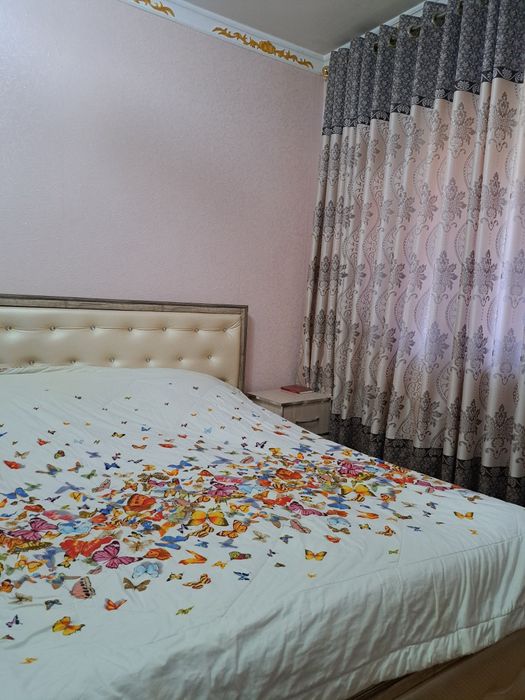 4 xona kvartira sotiladi