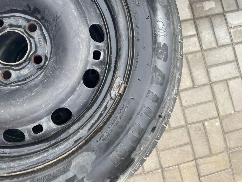 Продам резину без штампов