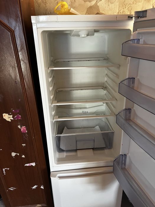 Холодильник  BEKO