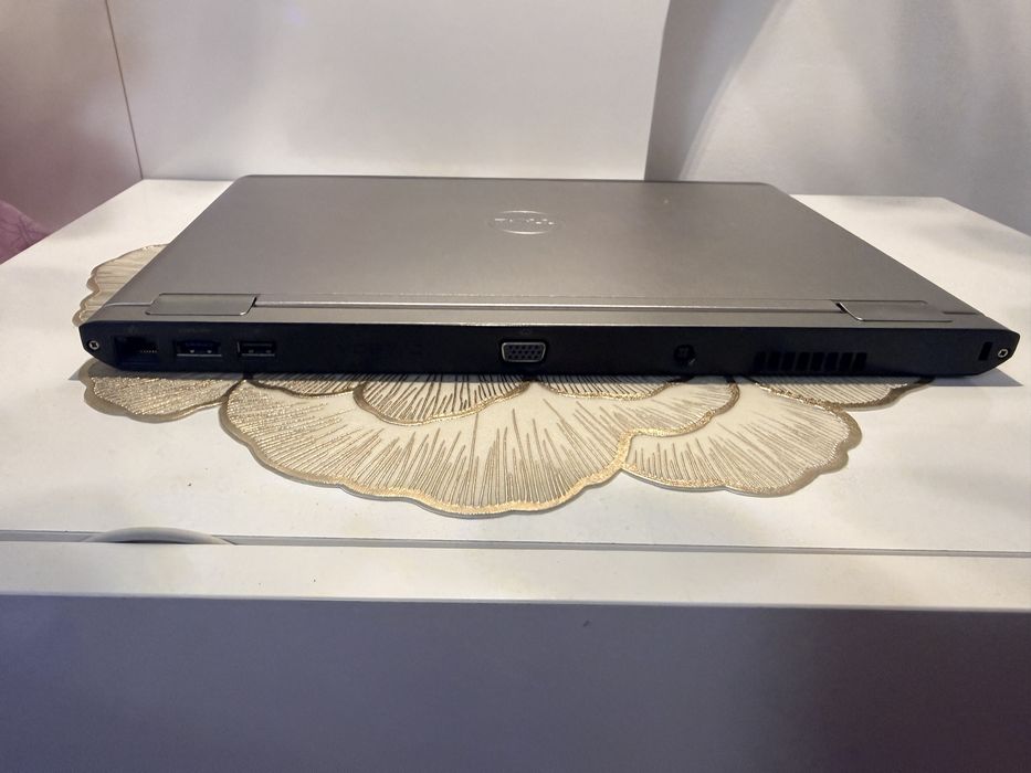 Vând leptop Dell Vostro V13