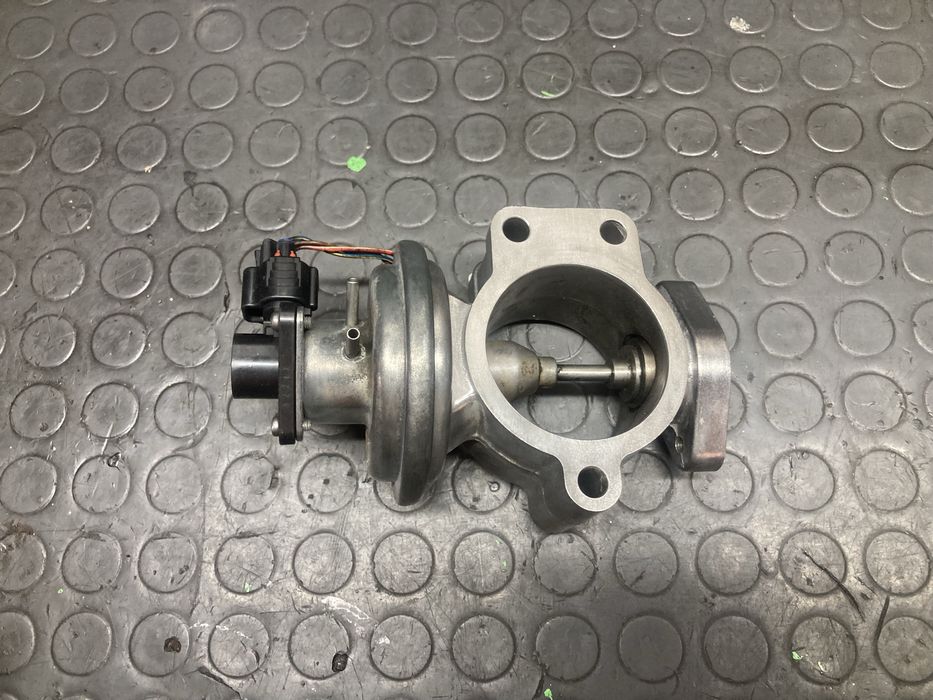 EGR клапан за тойота ланд крузер/toyota land cruiser J120 3.0D4D 03-08г