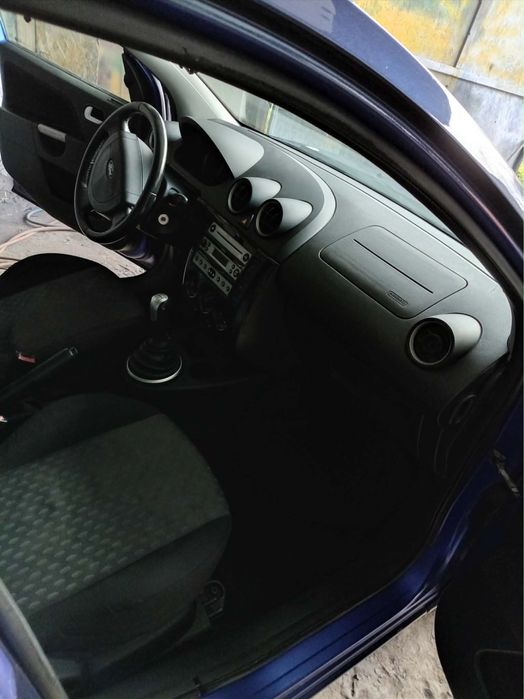 Vand ford fiesta stare foarte buna