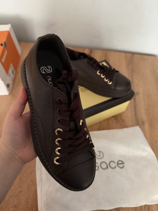 Продам кеды почти новые