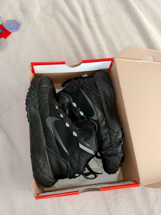 Зимни обувки Nike, номер 37.5