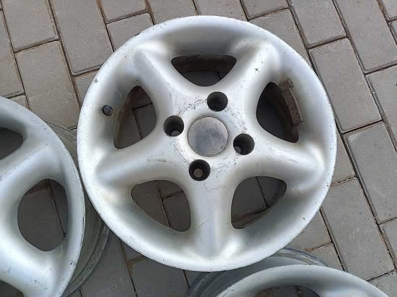 Продам оригинальные легкосплавные диски на Citroen