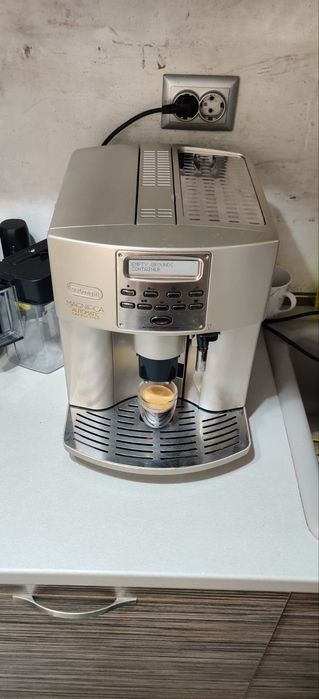 Кафеавтомат Delonghi Magnifica cappuccino ESAM 3500S