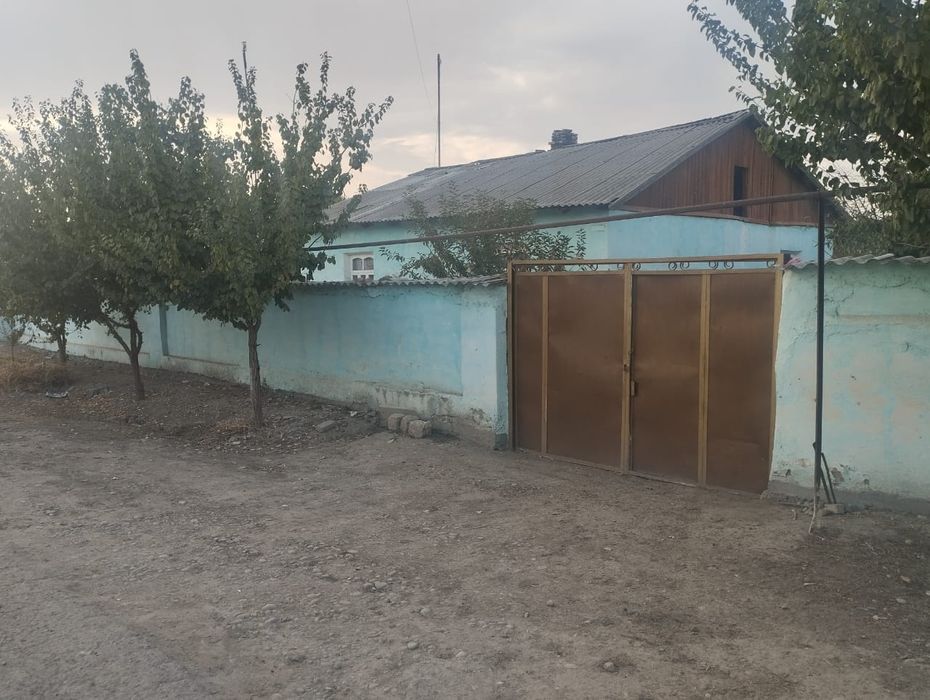 Uy sotiladi 12 sotok