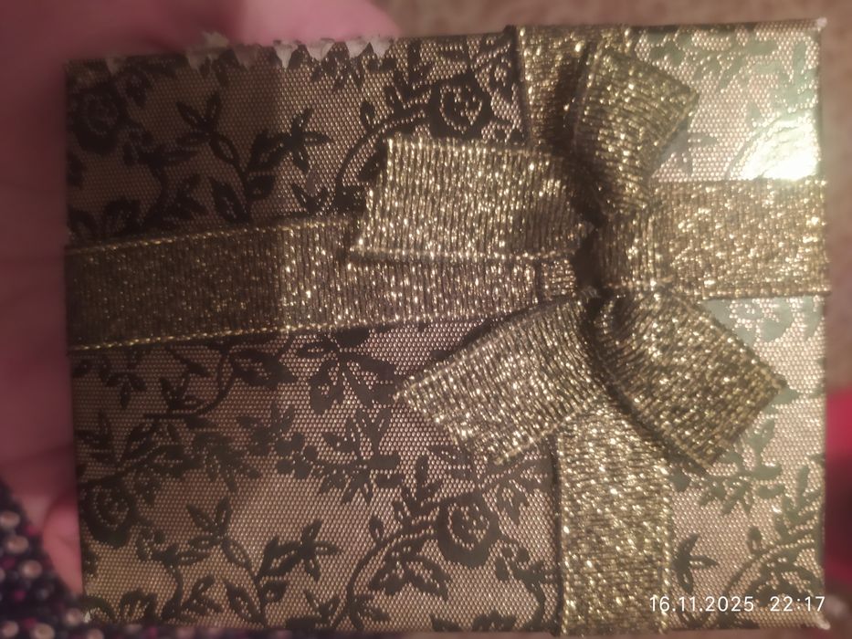 Продам набор бижутерии.