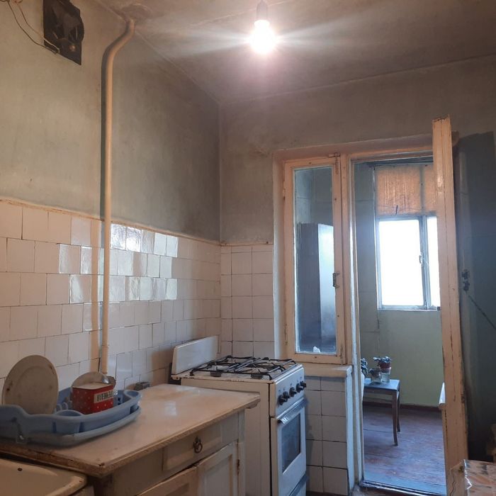 Карасу . Академия милиции .Продам 3 комнатную квартиру 77 серии.