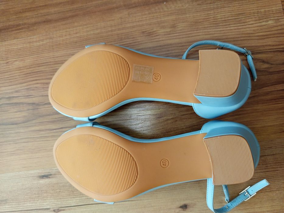 Чисто ново сандали 40 номер