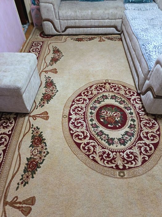 Продается ковер б/у в хорошем состоянии