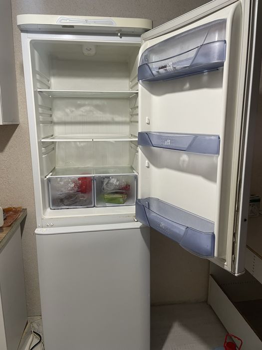 Продам холодильник