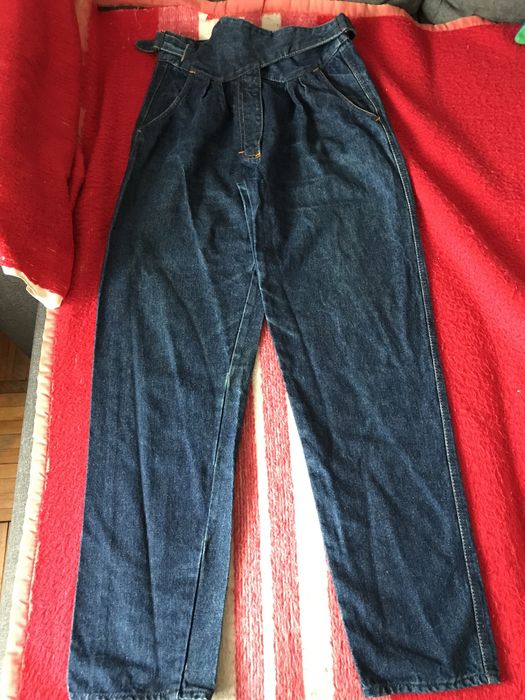 Vând pantaloni jeans pentru femei stare foarte bună