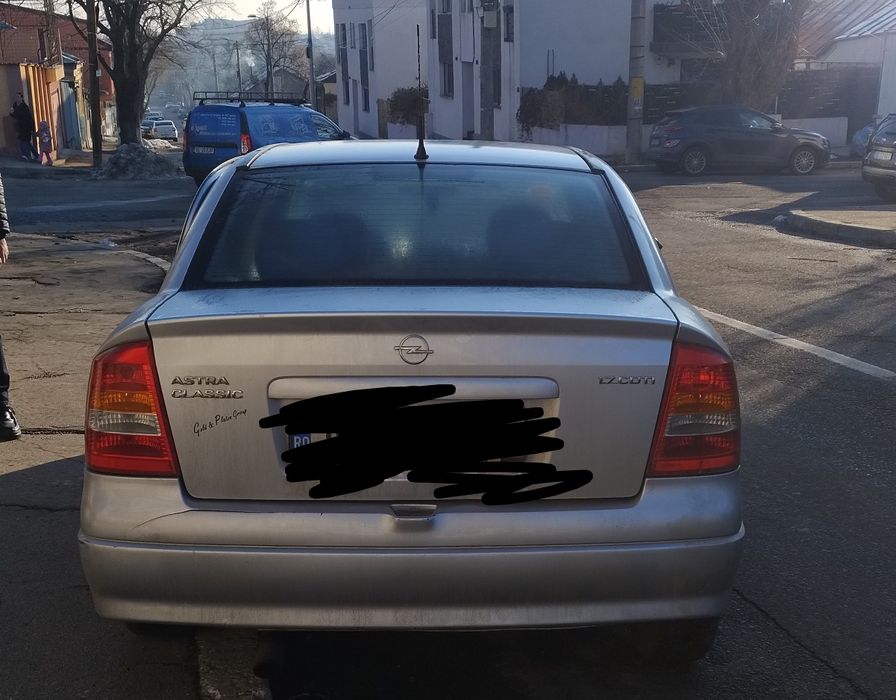 Vânzare autoturism  avariat