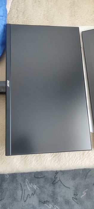 Продавам 2бр. монитори Acer 24"