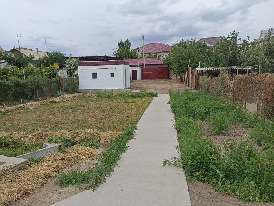 Продается дом в центре города.