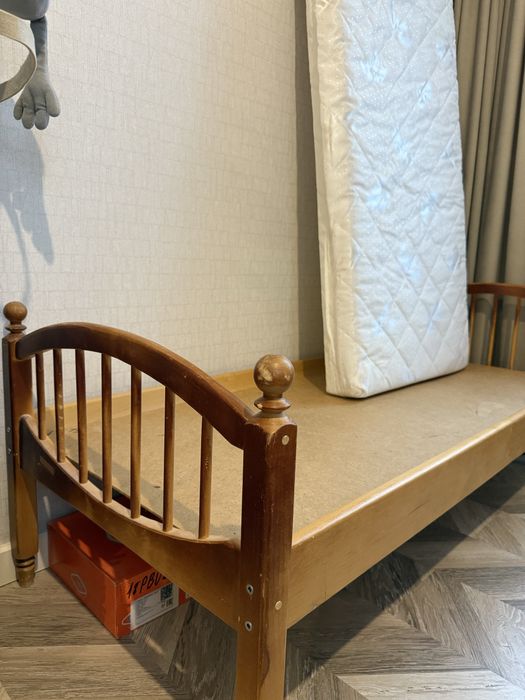 Продам кровать + матрас