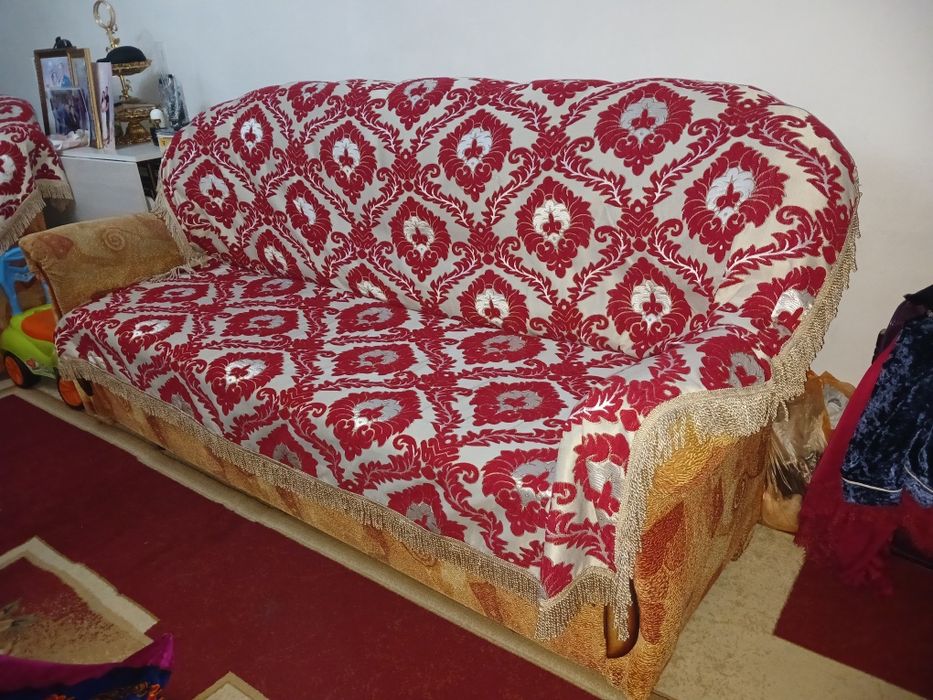 Диван тройка.Отдам даром