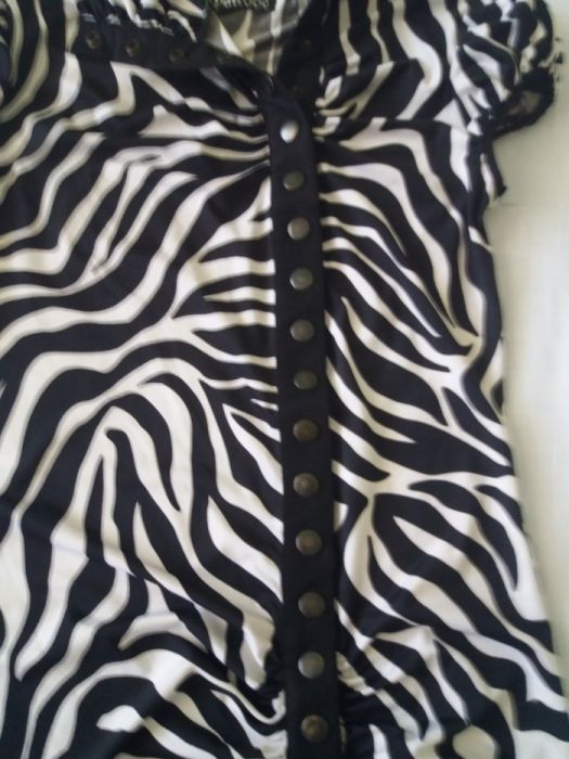 Рокля със закопчаване