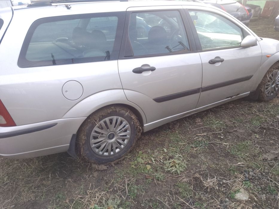 Dezmembrez Ford focus 1 1 8 Tddi Anul 2000