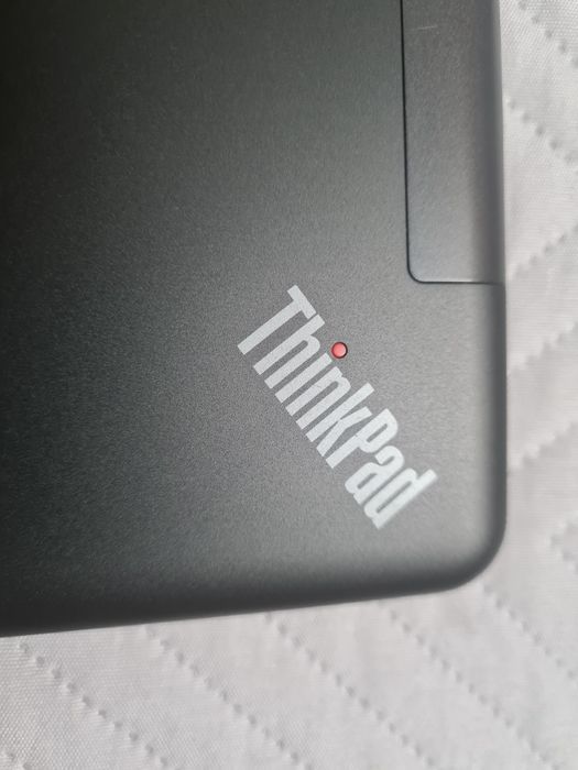Tableta lenovo thinkpad p00065A defecta