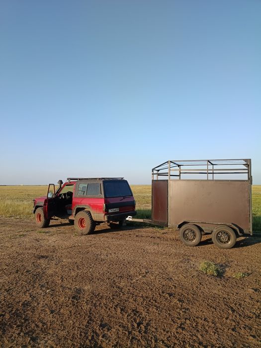 Продам прицеп коневозка